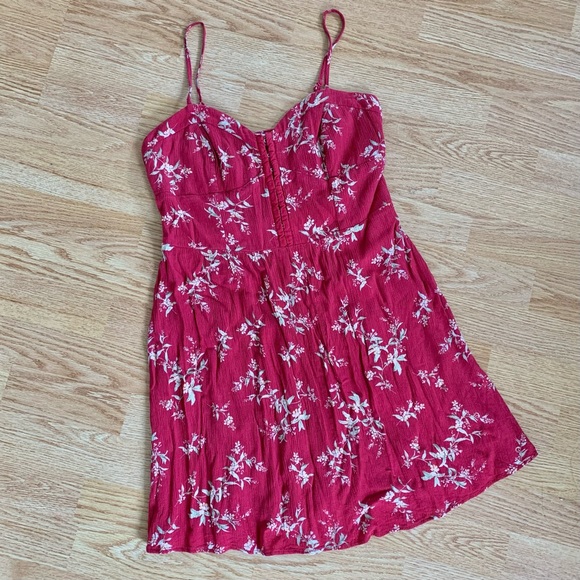 American Eagle Outfitters Tops - 🎉Clearance!!! AMERICAN EAGLE Spaghetti Strap Top